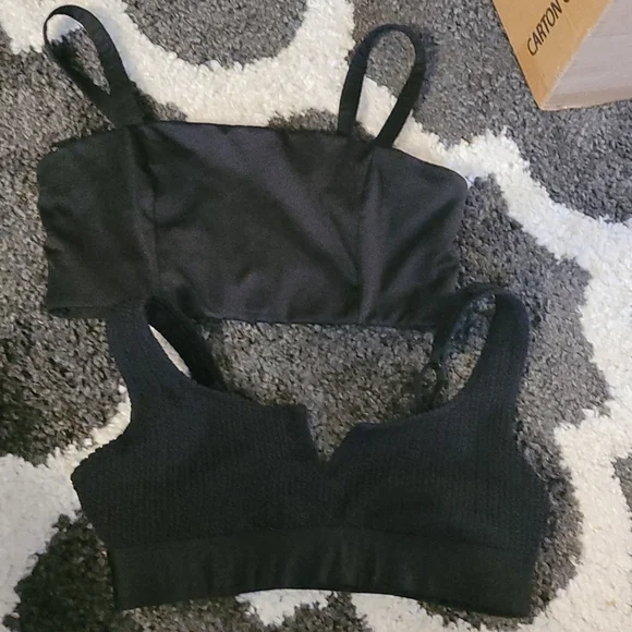 Victoria's Secret sports bra bundle sz xs black two sports bras WL76 - Picture 1 of 4